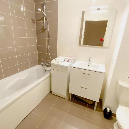 Chambre Chez L'Habitant Dans Paisible Maison *